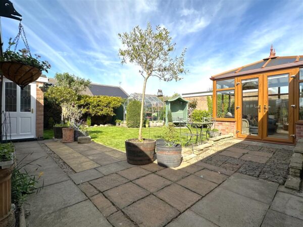 Peterborough Road, Collingham, Newark