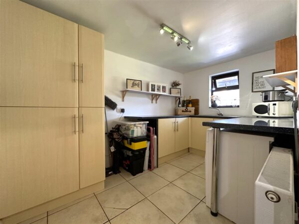 Lacey Green, Balderton, Newark