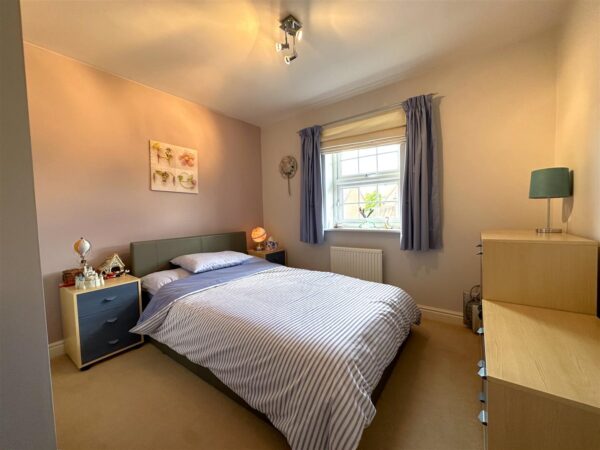 Gilbert Way, Fernwood, Newark