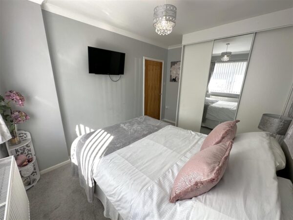 Station Close, Collingham, Newark