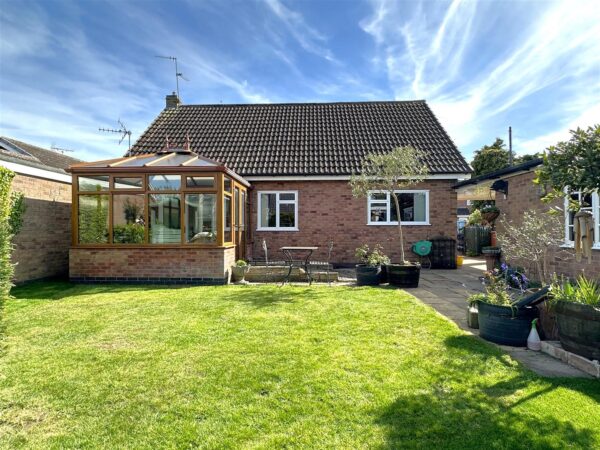 Peterborough Road, Collingham, Newark
