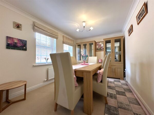Gilbert Way, Fernwood, Newark