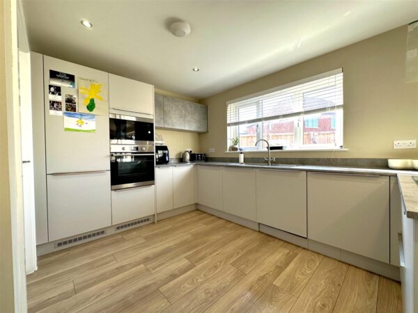 Threadneedle Way, Middlebeck, Newark