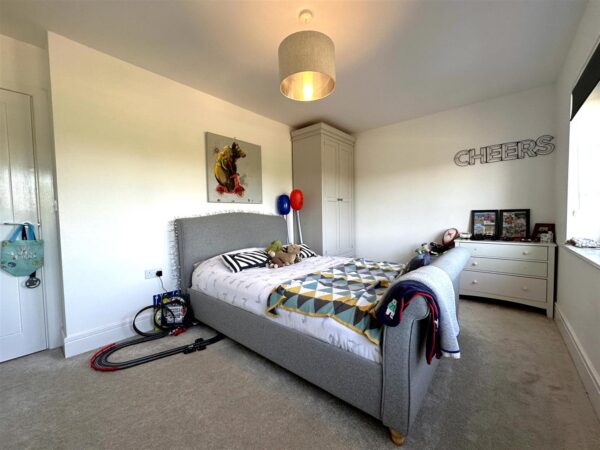 Threadneedle Way, Middlebeck, Newark