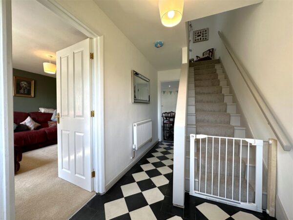 Windsor Close, Collingham, Newark