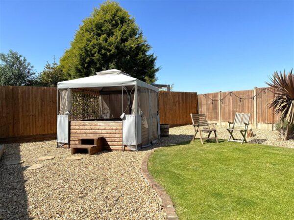 Oak Avenue, Farndon, Newark