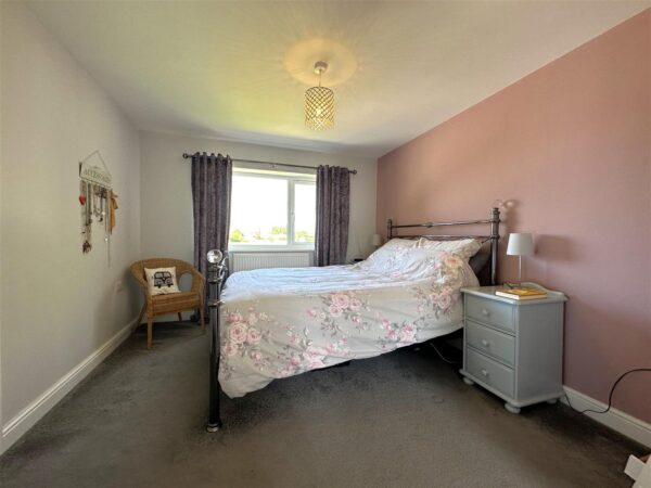 Oak Avenue, Farndon, Newark