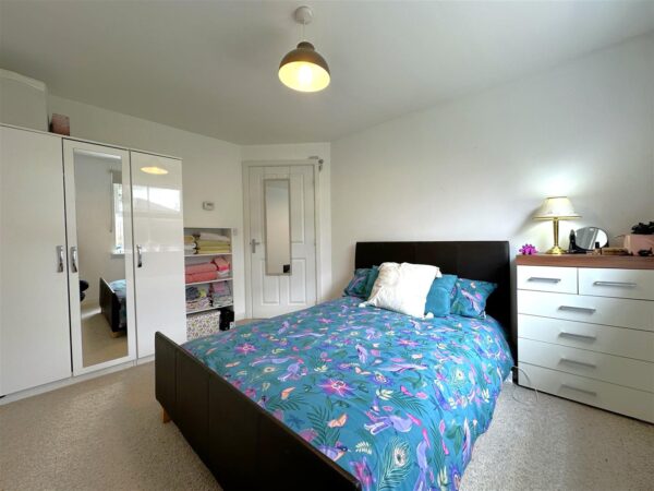 The Crossings, Newark