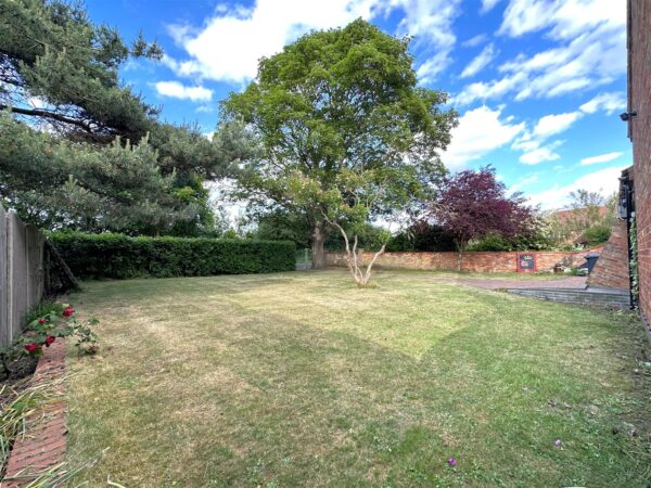 Halfway Farm Cottage, Newark Road, Swinderby, Lincoln