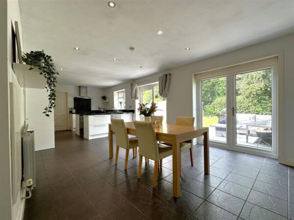 Floral Villas, Sutton-On-Trent, Newark