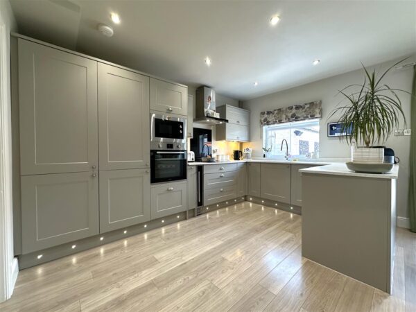 Dunholme Avenue, Newark