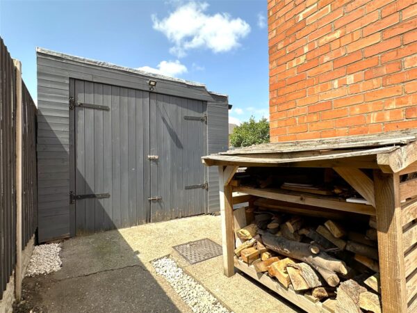 Dunholme Avenue, Newark