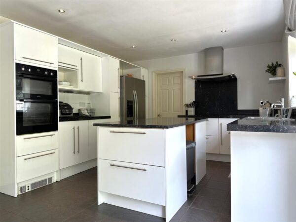 Floral Villas, Sutton-On-Trent, Newark