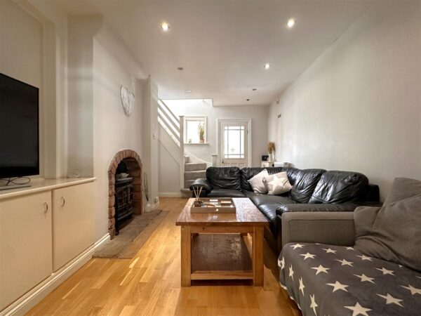 Floral Villas, Sutton-On-Trent, Newark