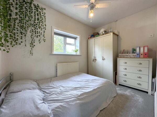 Floral Villas, Sutton-On-Trent, Newark