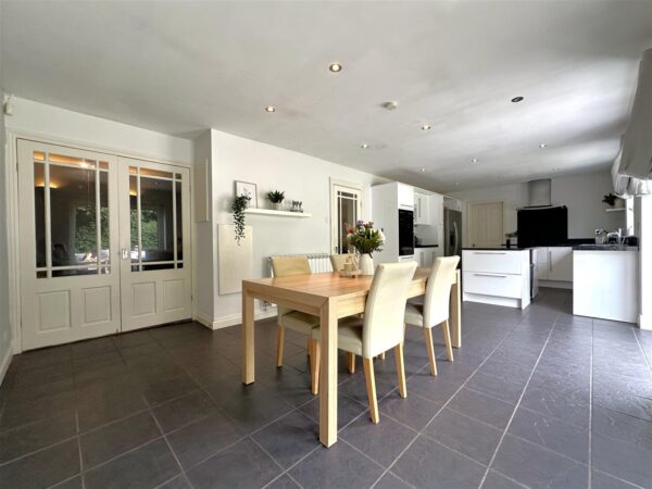 Floral Villas, Sutton-On-Trent, Newark