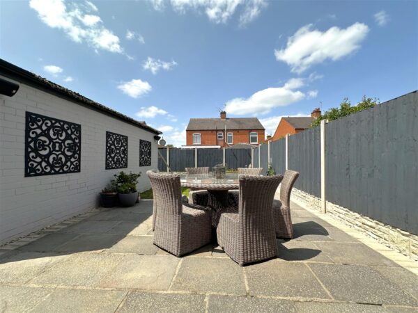Dunholme Avenue, Newark