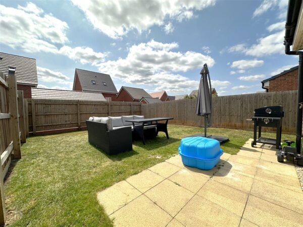 Bluebell Drive, Middlebeck, Newark