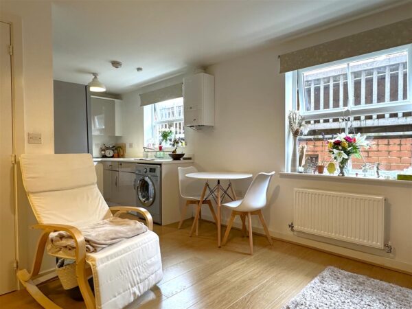 The Crossings, Newark