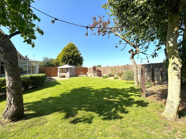 Oak Avenue, Farndon, Newark