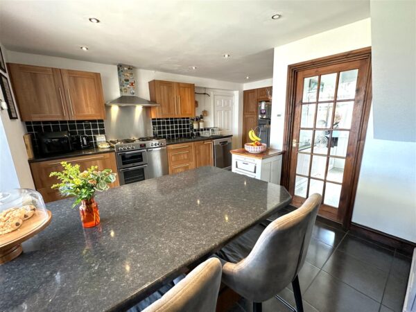 Oak Avenue, Farndon, Newark