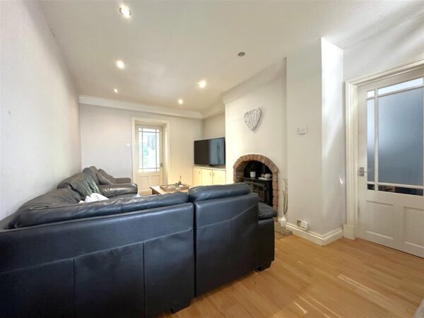Floral Villas, Sutton-On-Trent, Newark