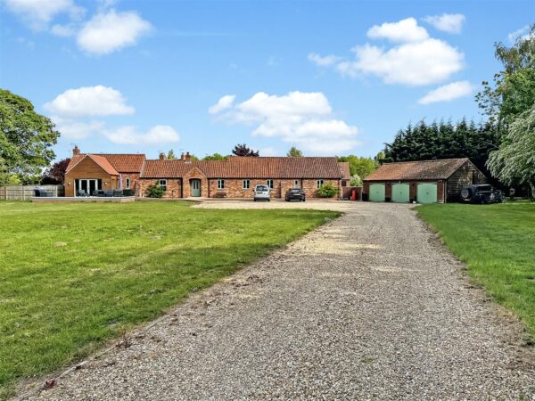 Halfway Farm Cottage, Newark Road, Swinderby, Lincoln