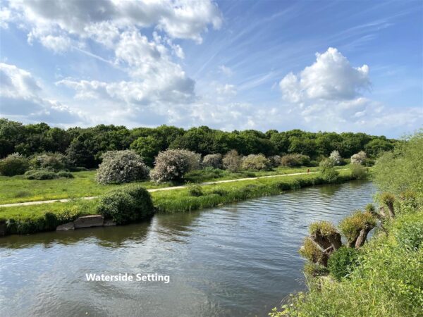 Waters Edge, Kings Sconce Avenue, Newark