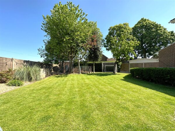 Oak Avenue, Farndon, Newark