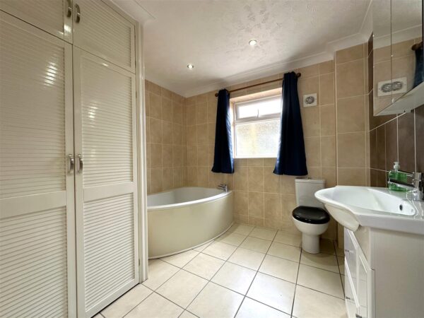 Natures Haven, Manor Road, Swinderby, Lincoln