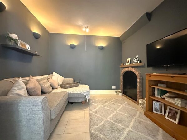 Floral Villas, Sutton-On-Trent, Newark