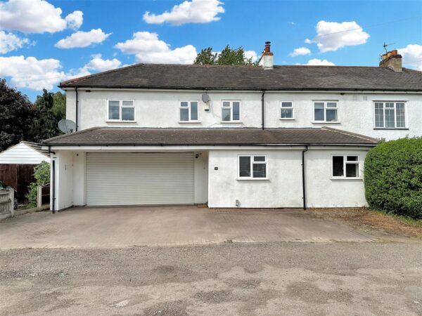 Floral Villas, Sutton-On-Trent, Newark