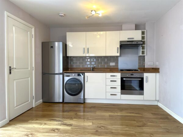 Waters Edge, Kings Sconce Avenue, Newark