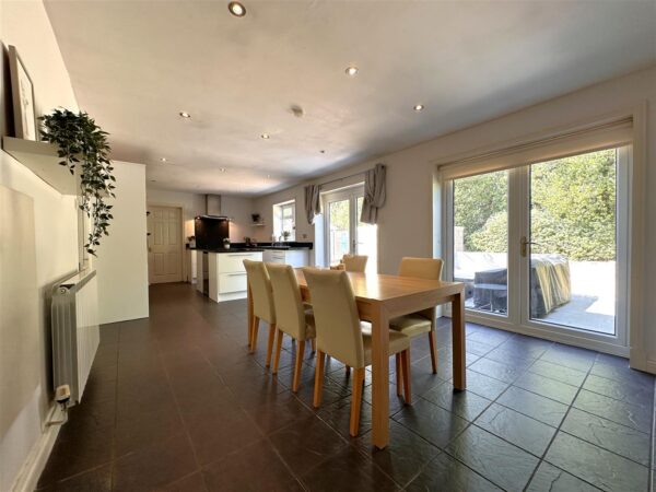 Floral Villas, Sutton-On-Trent, Newark
