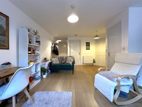 The Crossings, Newark