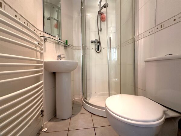 Floral Villas, Sutton-On-Trent, Newark