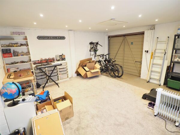 Lacey Green, Balderton, Newark