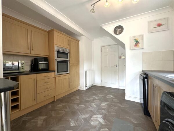 Eton Avenue, Newark