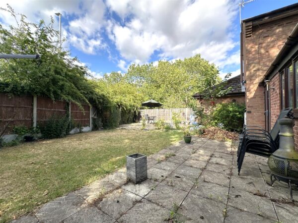 Hounsfield Close, Newark