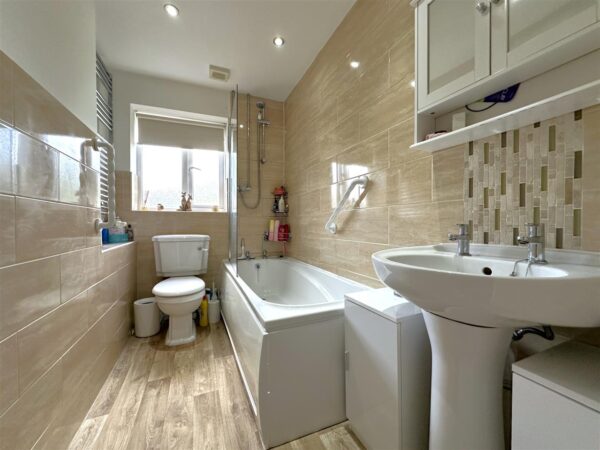 Hounsfield Close, Newark