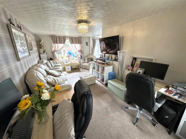 Dale Crescent, Fernwood, Newark