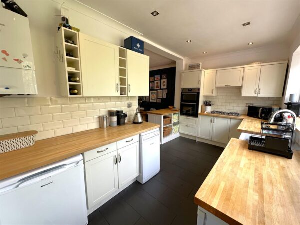 Warrick Road, Balderton, Newark