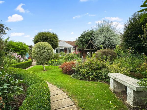 Holmefield, Farndon, Newark