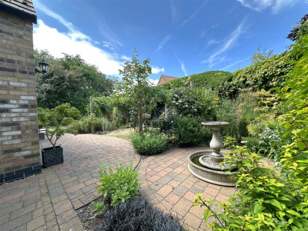 Hardwick Gardens, Long Bennington, Newark