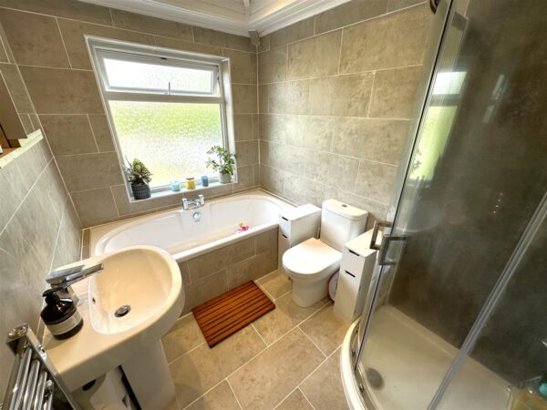 Warrick Road, Balderton, Newark