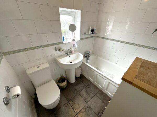 Swinderby Road, Collingham, Newark