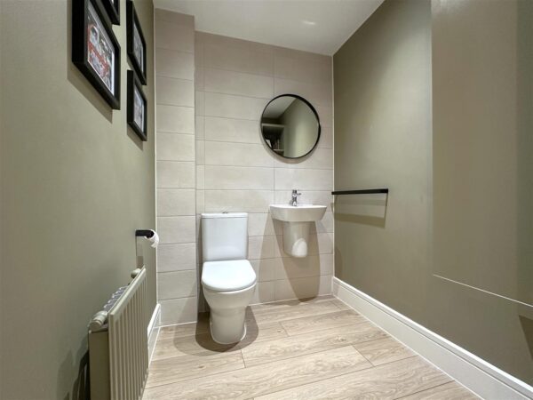 Threadneedle Way, Middlebeck, Newark