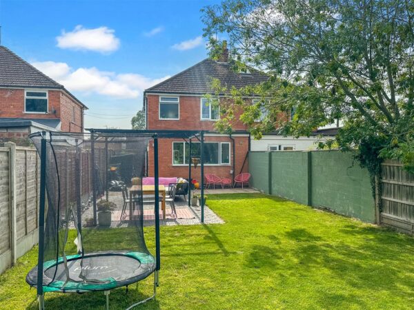 Warrick Road, Balderton, Newark