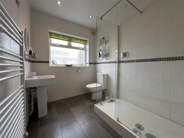 Swinderby Road, Collingham, Newark