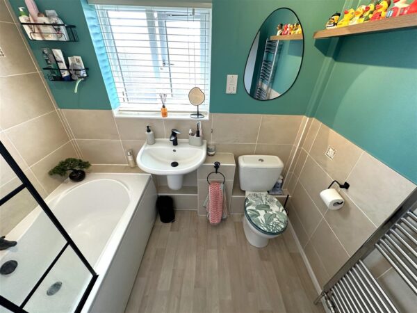 Lacey Green, Balderton, Newark